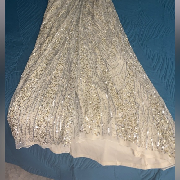 MAC DUGGAL One Shoulder, Corset Lace Back Gown With Leg Slit and Beaded Belt. 16 - Picture 9 of 10